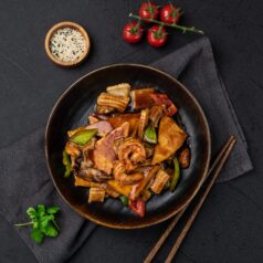 Жареный тофу с морепродуктами